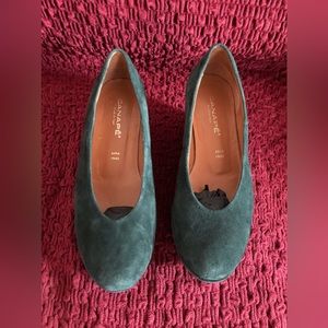 Women’s Dark Green Suede Platform Pumps